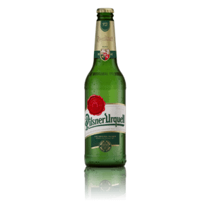 Pilsner-Urquell-Bierflasche auf weißem Hintergrund