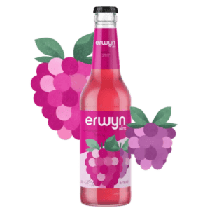 Erwyn Dietz Spritz mit pinker Flasche und rosa-violetten Weintrauben